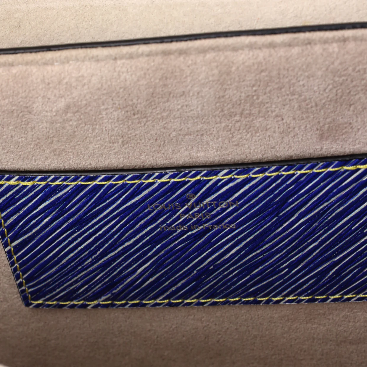 Twist Handbag Limited Edition Azteque Epi Leather MM - Deep Luxury