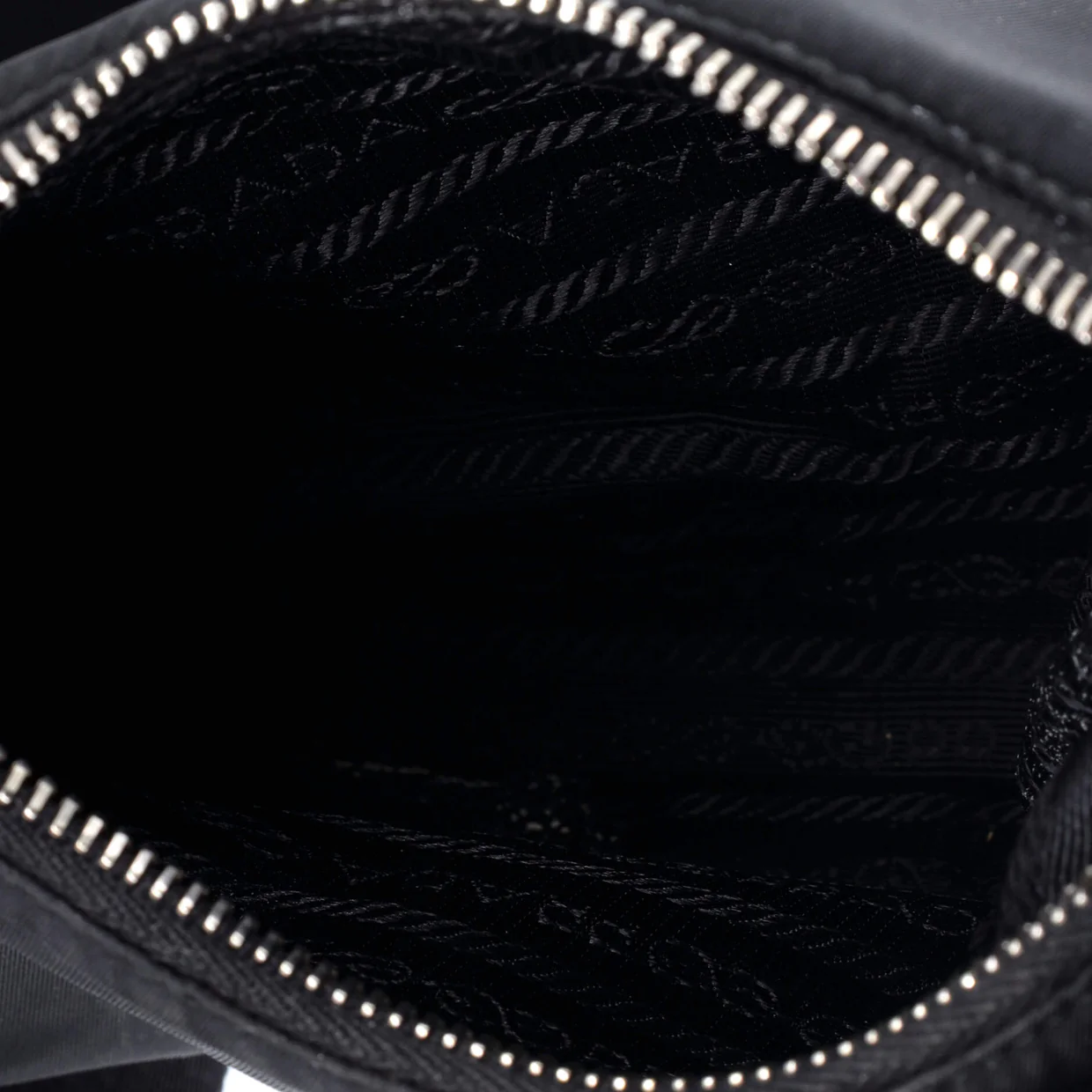 Re-Edition 2005 Shoulder Bag Tessuto Small - Deep Luxury