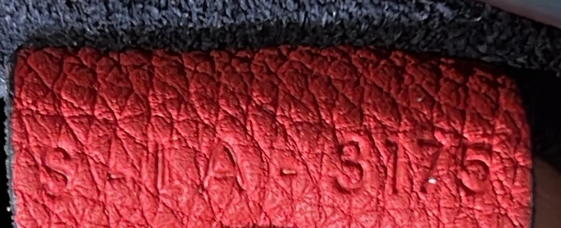 Phantom Bag Grainy Leather Medium - Deep Luxury