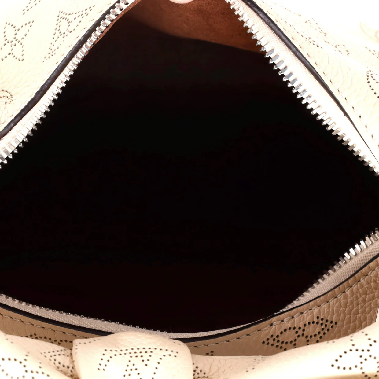 Why Knot Shoulder Bag Mahina Leather PM - Deep Luxury