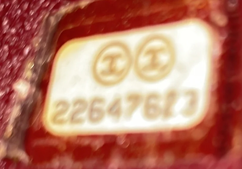 Filigree Flap Bag Quilted Caviar Medium - Deep Luxury