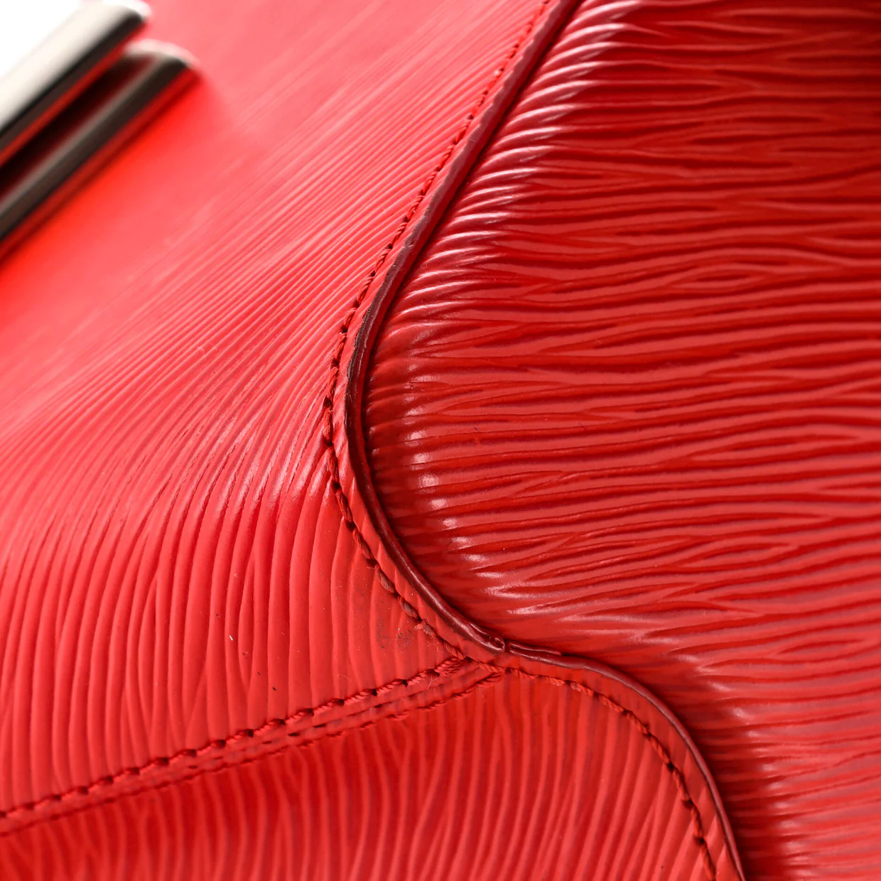 Twist Handbag Epi Leather MM - Deep Luxury