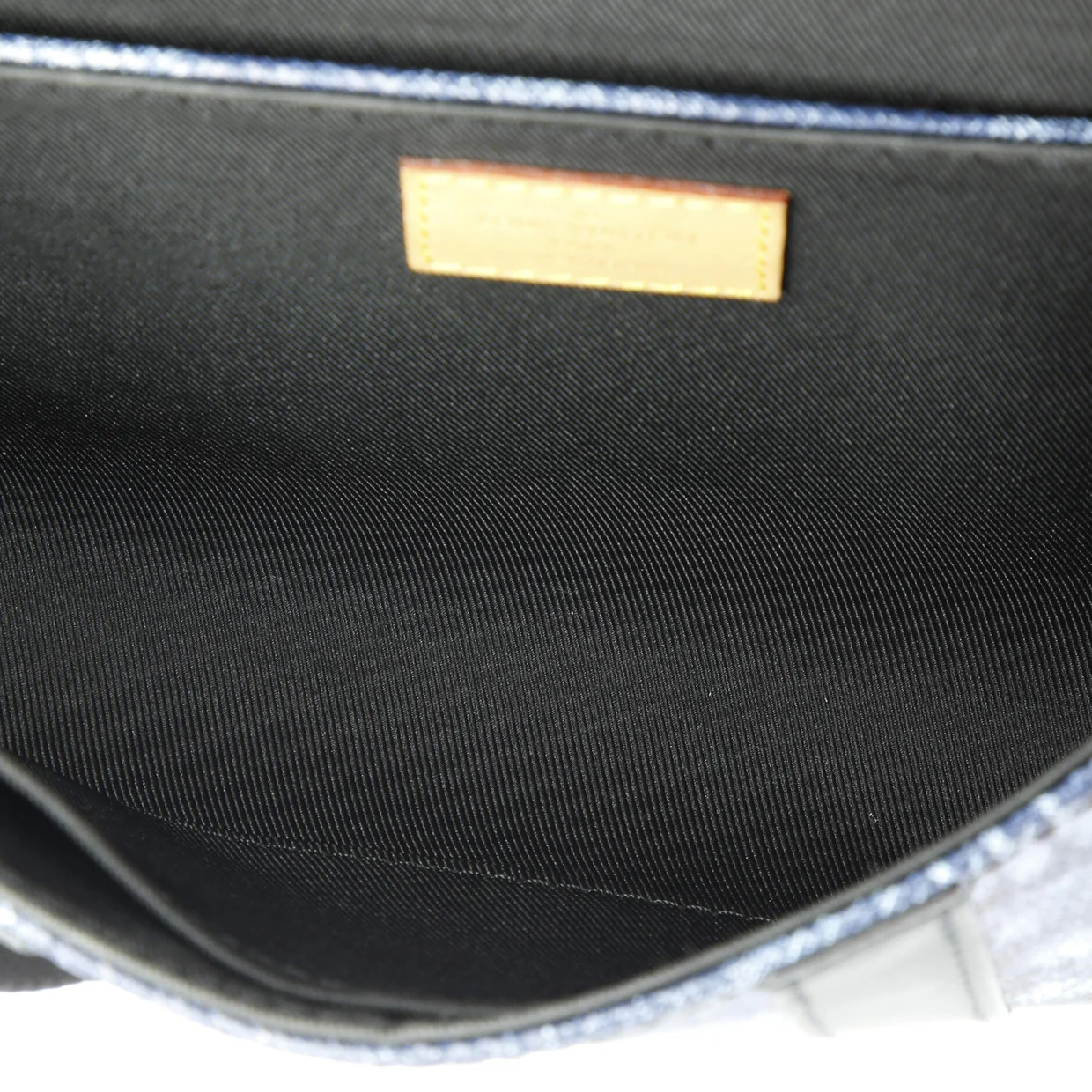 Trunk Slingbag Damier Salt Canvas - Deep Luxury