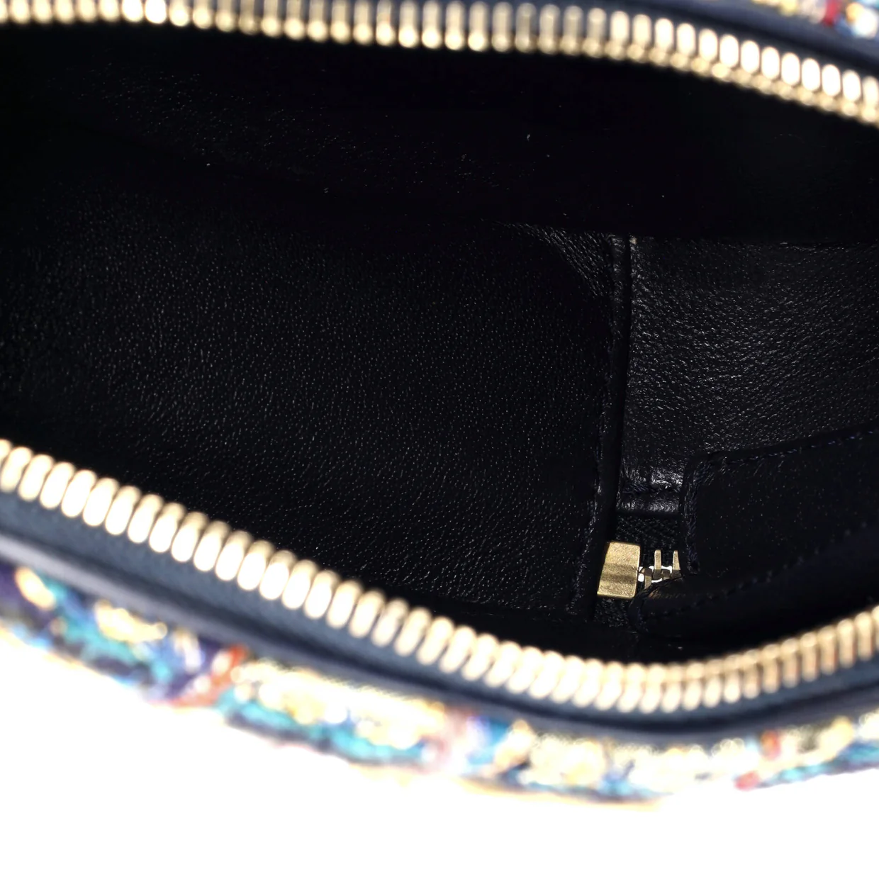 Paris-New York Oval Camera Case Quilted Tweed Small - Deep Luxury