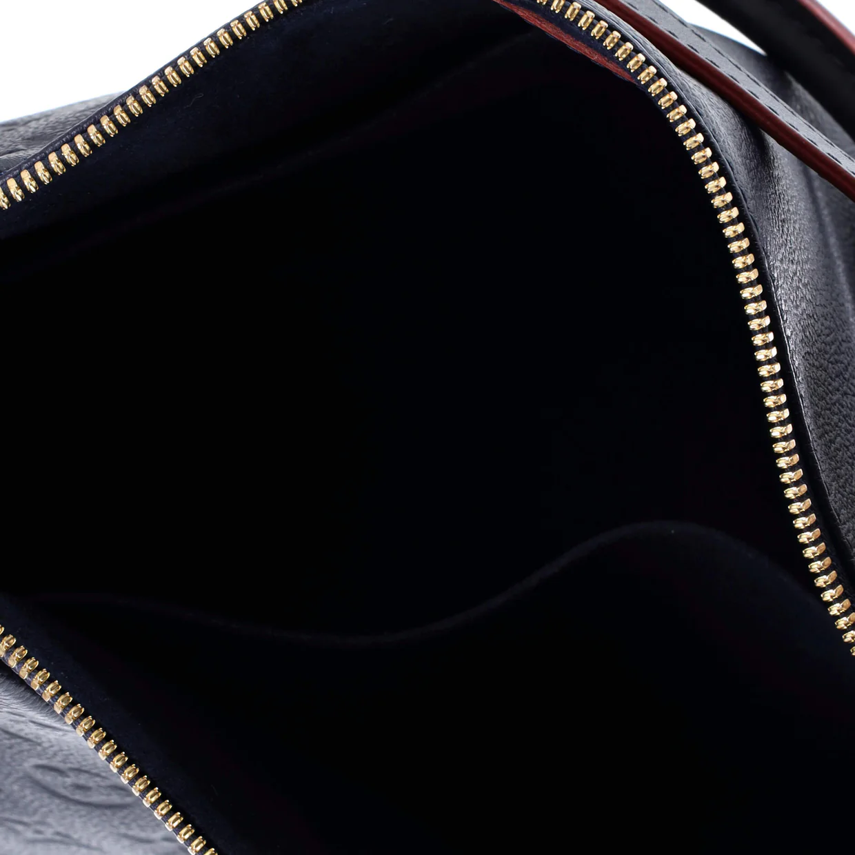 V Tote Monogram Empreinte Leather MM - Deep Luxury