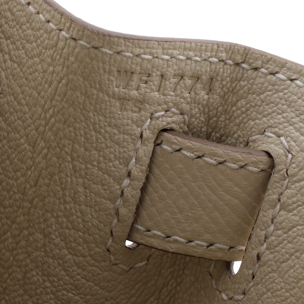 Kelly Handbag Light Epsom with Gold Hardware 28 - Deep Luxury