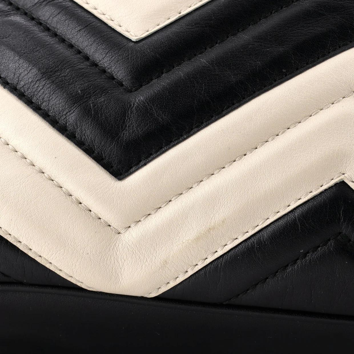 GG Marmont Chain Tote Matelasse Leather Medium - Deep Luxury