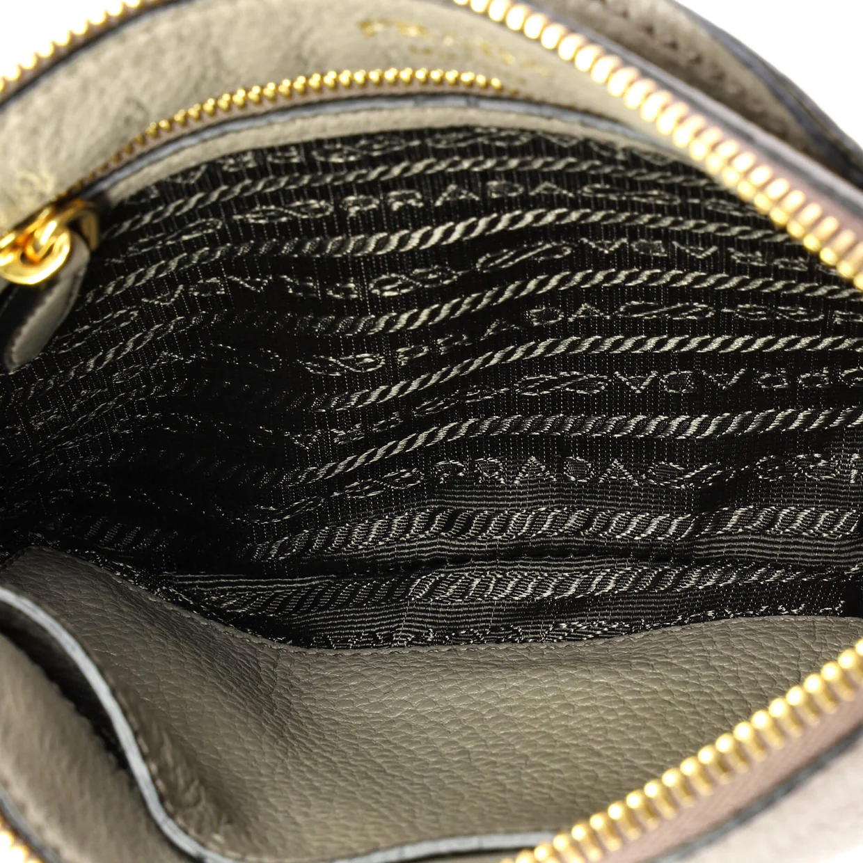 Flat Zip Crossbody Bag Vitello Daino Mini - Deep Luxury