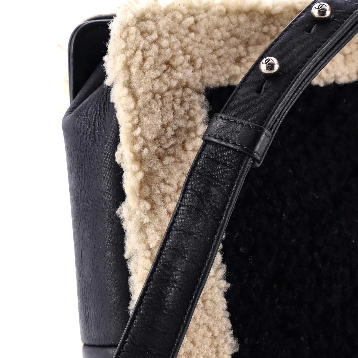 Boy Flap Bag Shearling Old Medium - Deep Luxury
