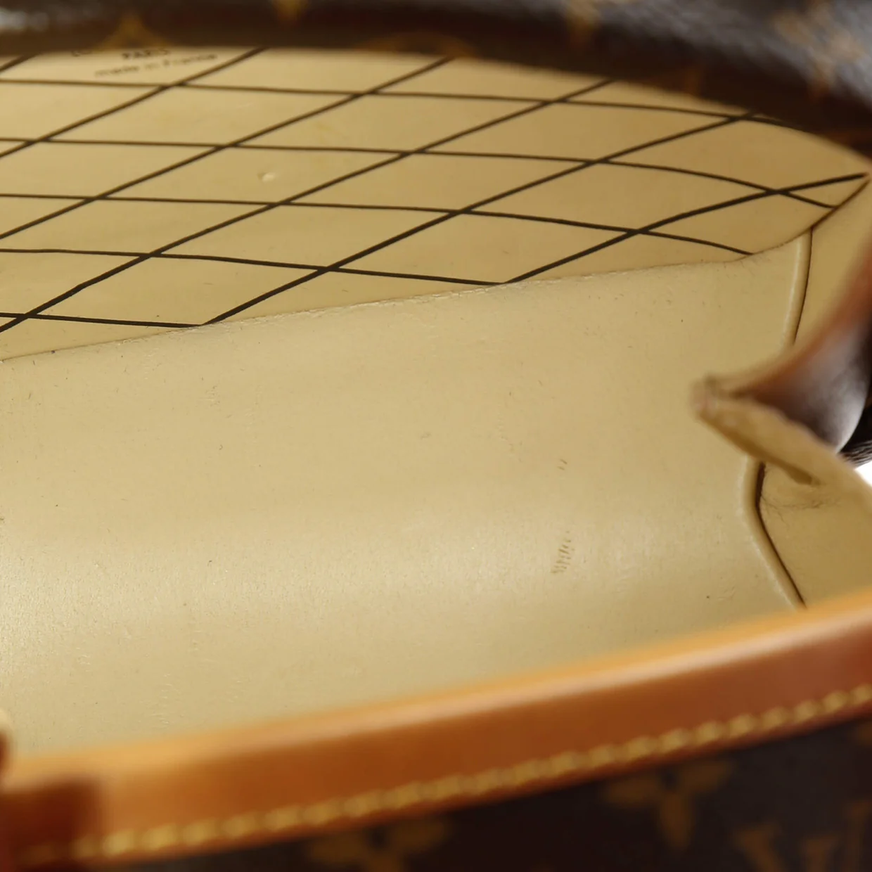 Petite Boite Chapeau Bag Monogram Canvas - Deep Luxury