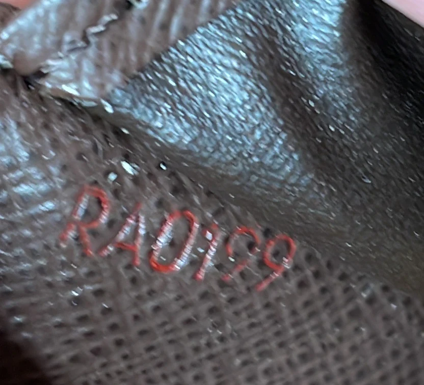 Brazza Wallet Damier - Deep Luxury