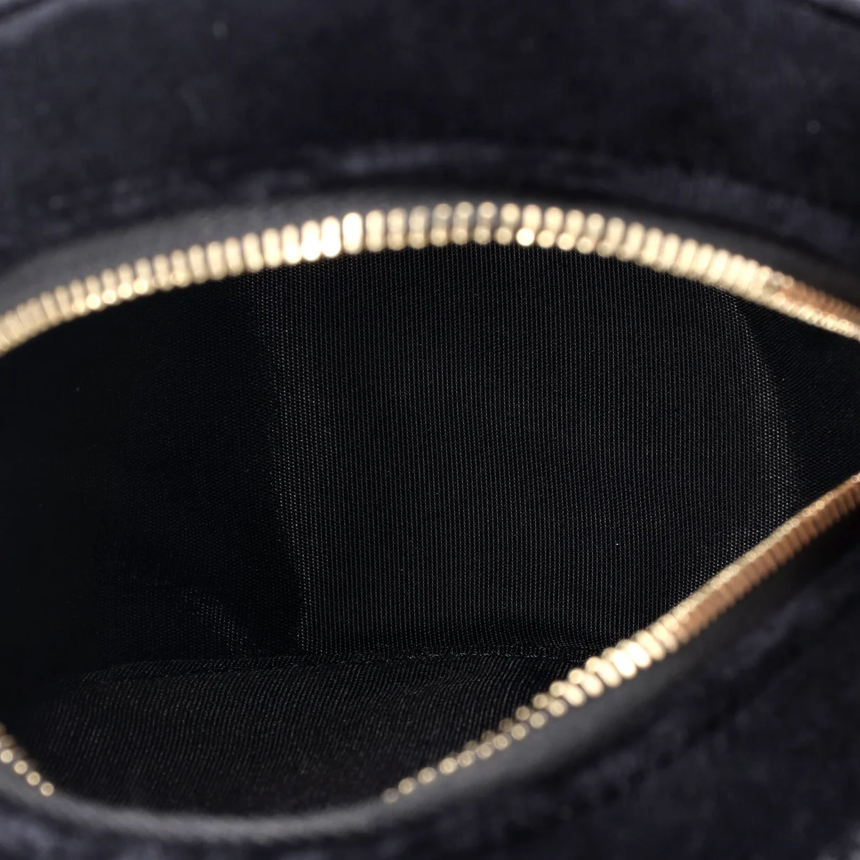 Round Clutch with Chain Quilted Velvet with Sequins - Deep Luxury