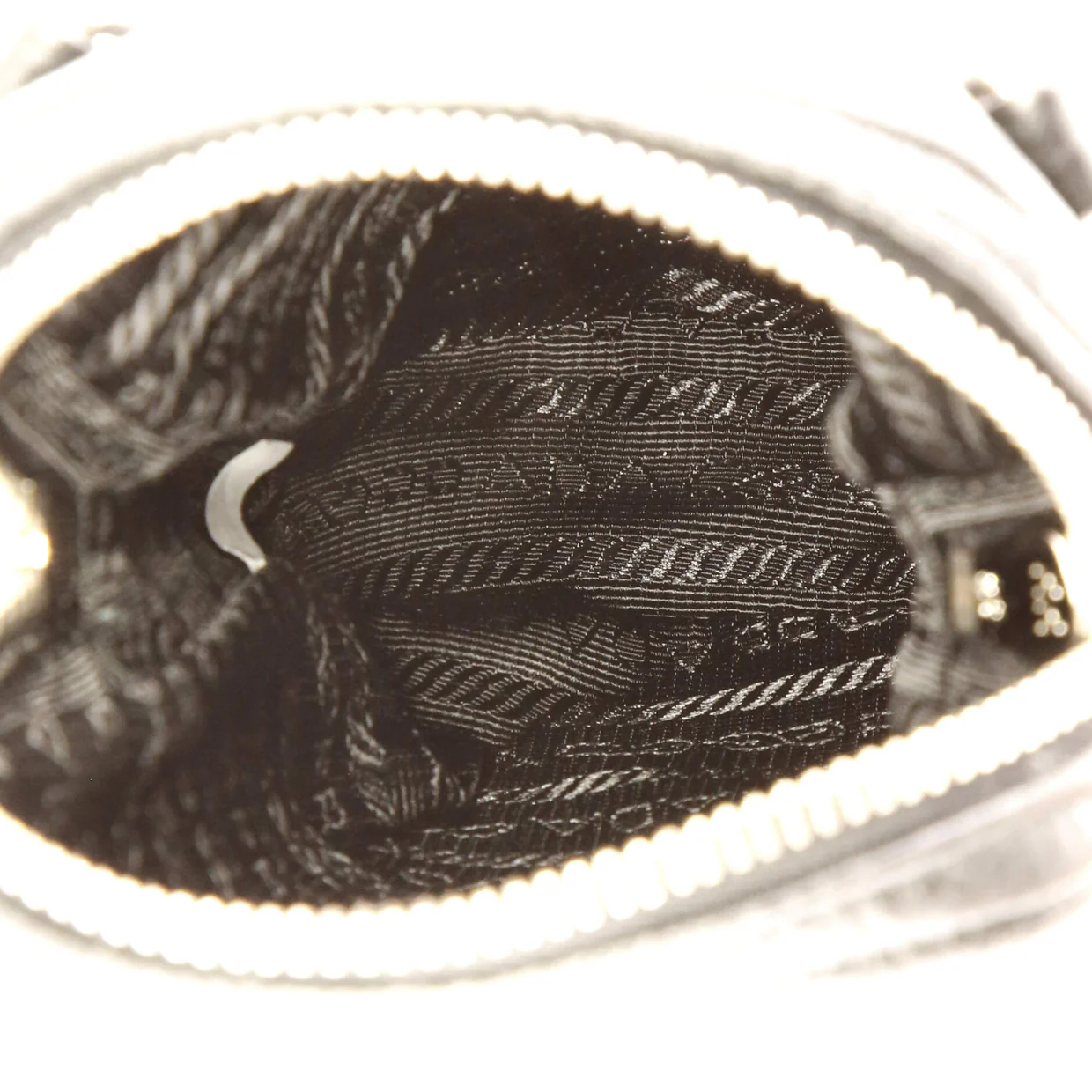 Flou Phone Crossbody Vitello Daino - Deep Luxury