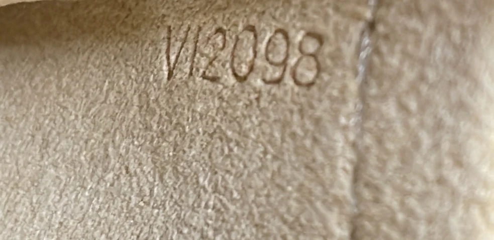 Milla Pochette Monogram Canvas MM - Deep Luxury