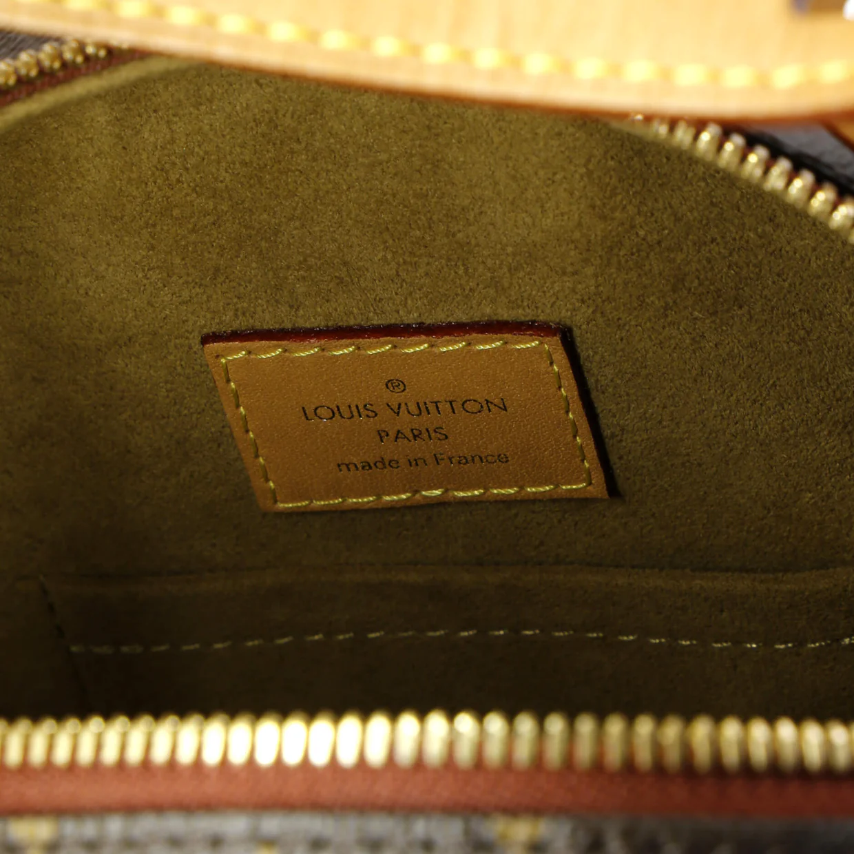 Boite Chapeau Souple Bag Monogram Canvas MM - Deep Luxury