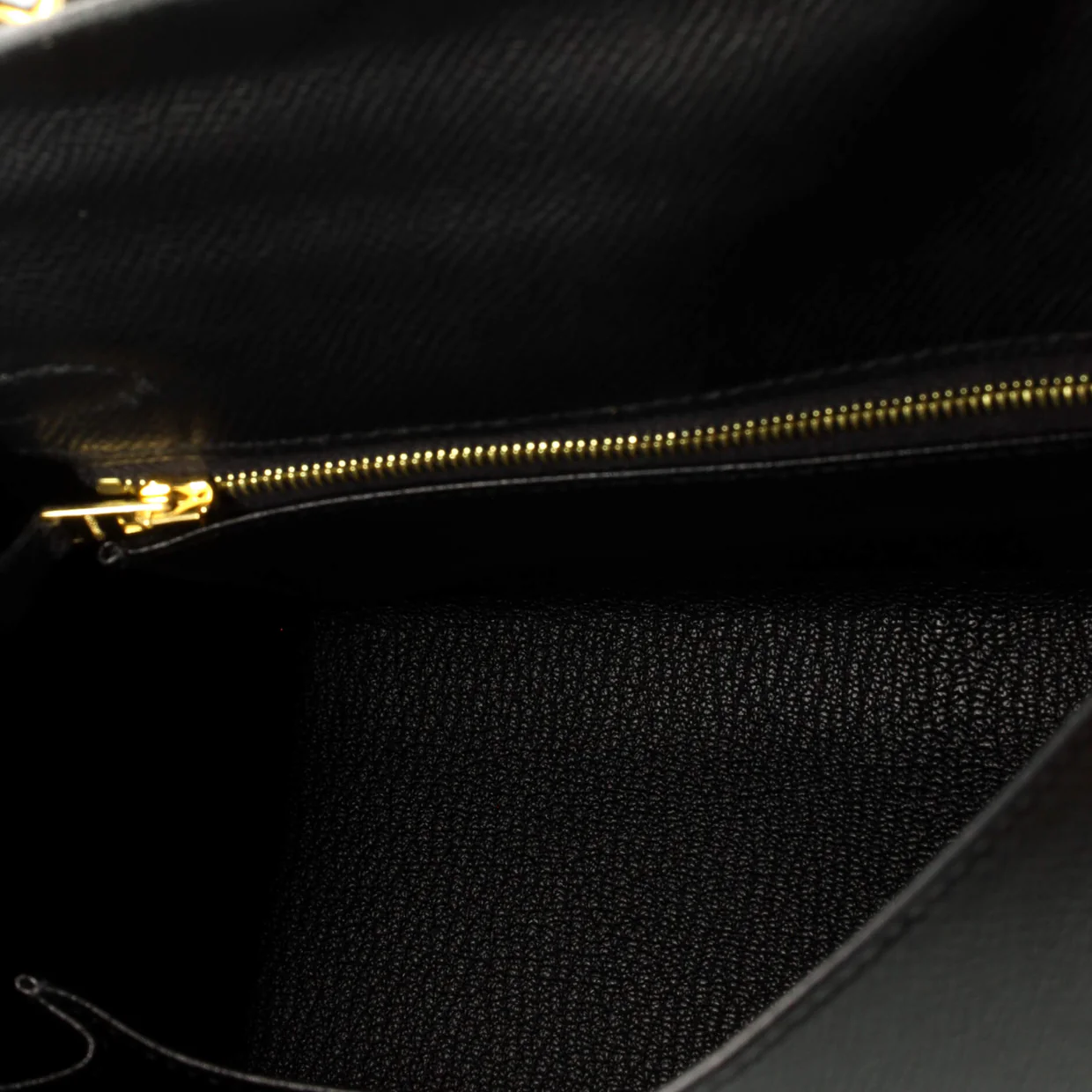Kelly Handbag Noir Epsom with Gold Hardware 25 - Deep Luxury