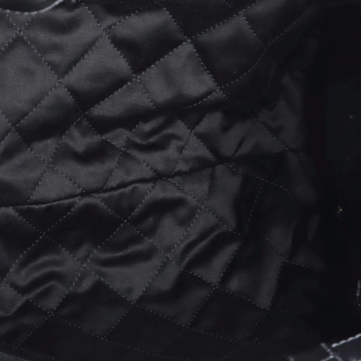 So Black 22 Chain Backpack Quilted Calfskin Large - Deep Luxury
