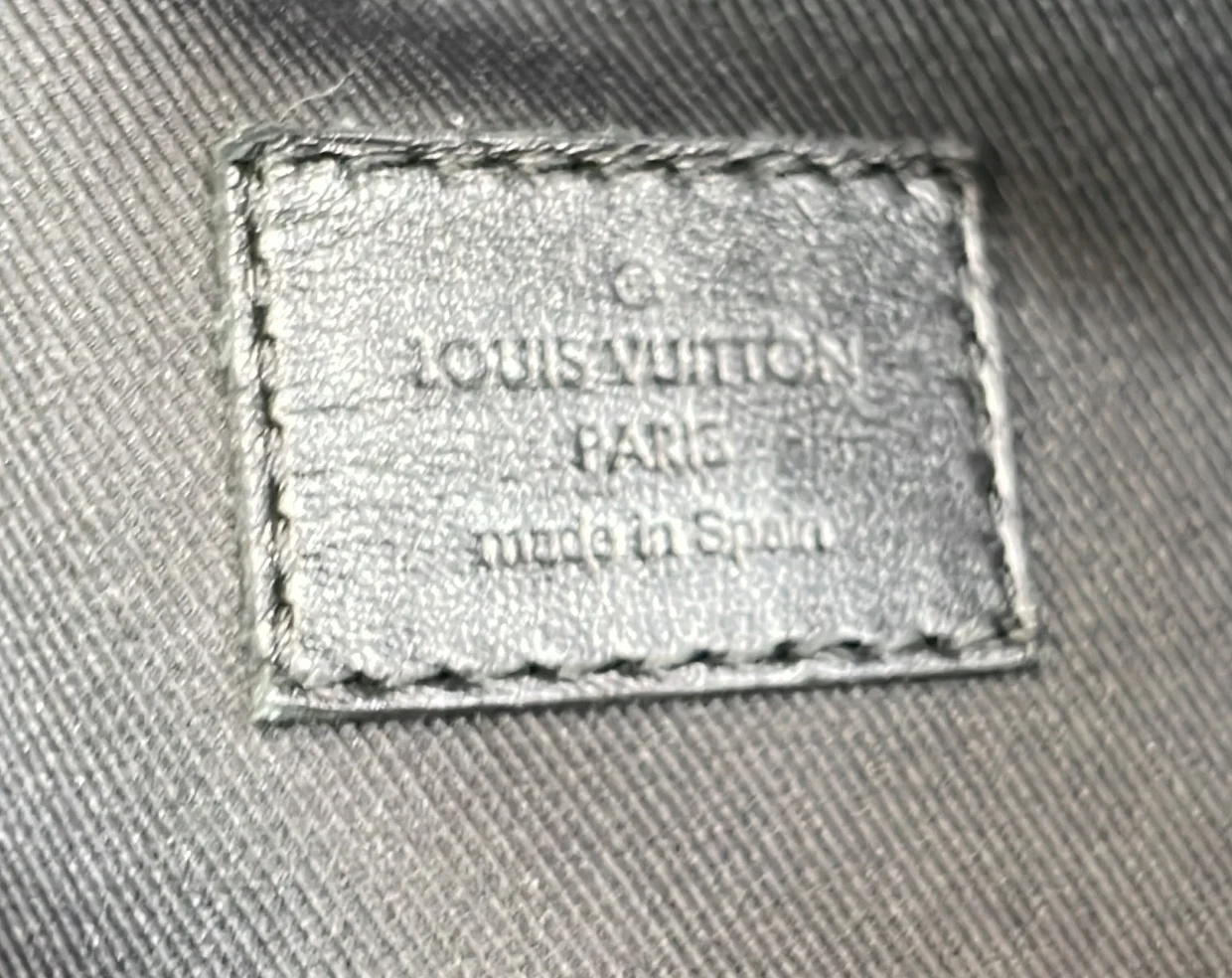 Discovery Bumbag Monogram Shadow Leather PM - Deep Luxury