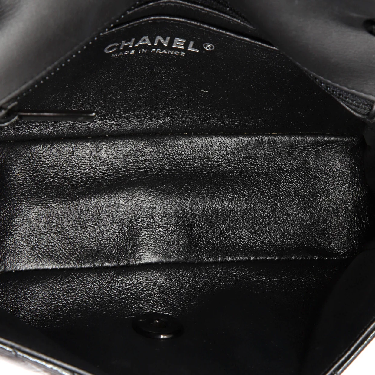 So Black Classic Single Flap Bag Chevron Crumpled Patent Mini - Deep Luxury