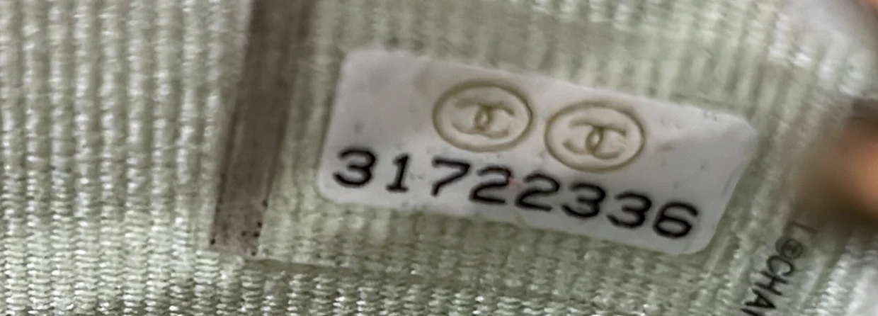 Classic Vanity Phone Holder with Chain Quilted Caviar - Deep Luxury