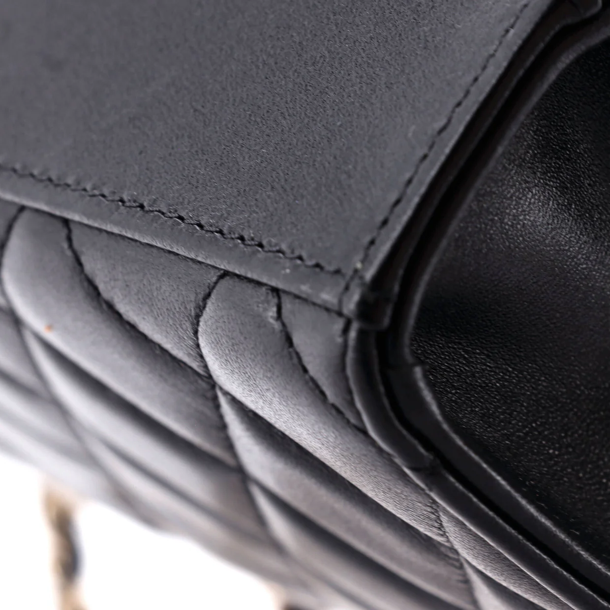 Trendy Chain CC Wallet on Chain Quilted Lambskin - Deep Luxury