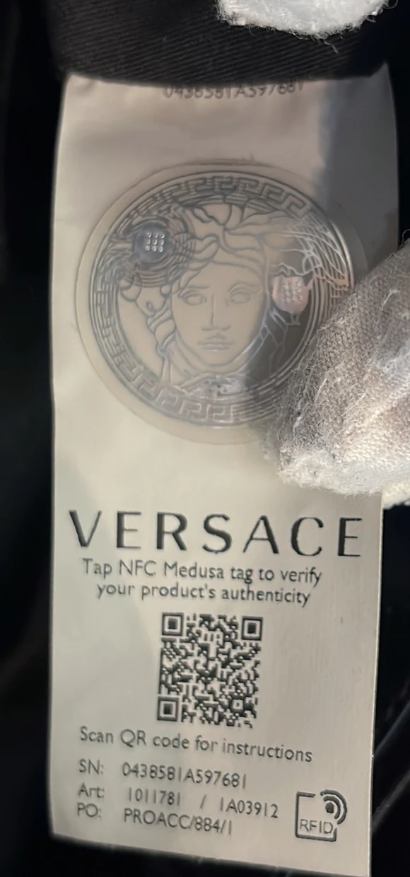 Medusa Chain Zip Shoulder Bag Quilted Leather - Deep Luxury