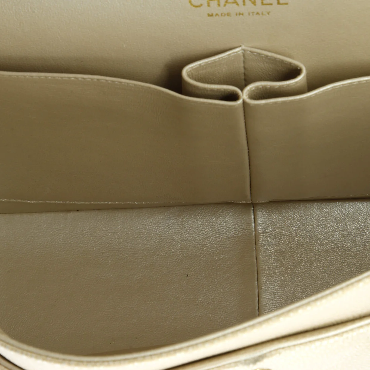 Classic Double Flap Bag Quilted Iridescent Caviar Jumbo - Deep Luxury