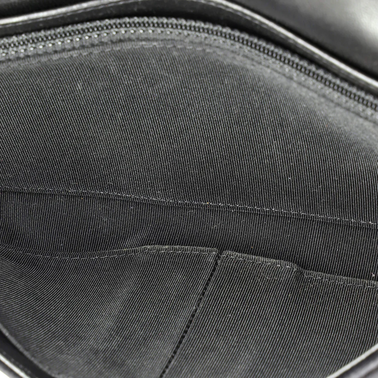 Wallet on Short Chain Quilted Velvet - Deep Luxury