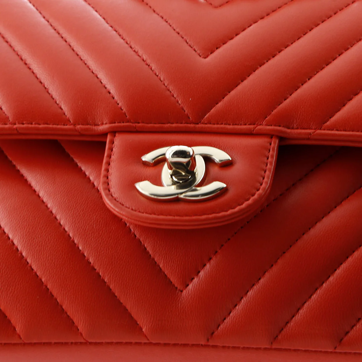 Classic Double Flap Bag Chevron Lambskin Medium - Deep Luxury