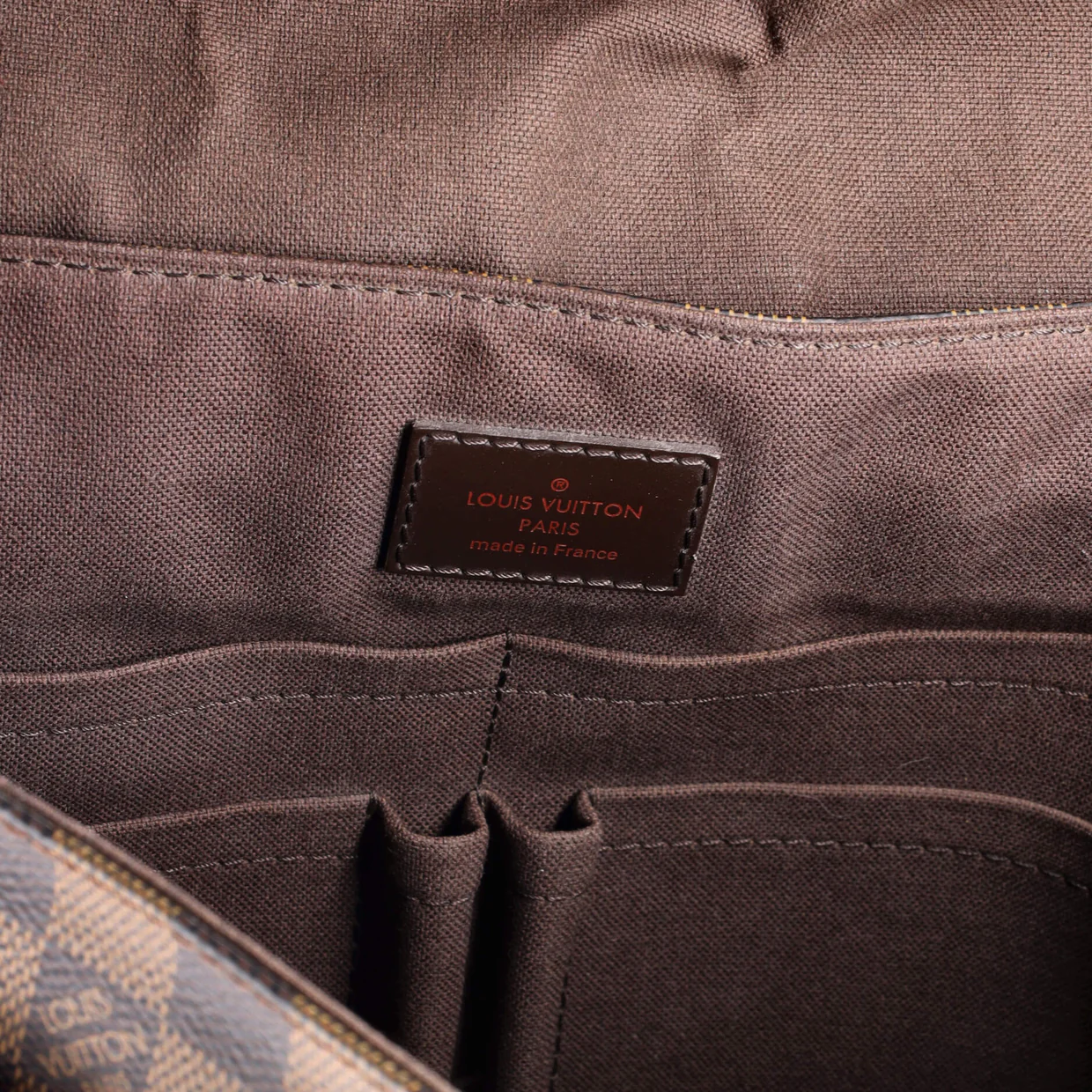 District Messenger Bag Damier MM - Deep Luxury