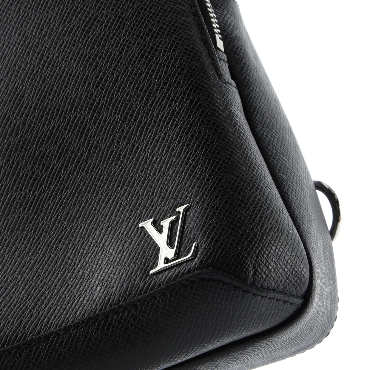 Avenue Sling Bag Taiga Leather - Deep Luxury