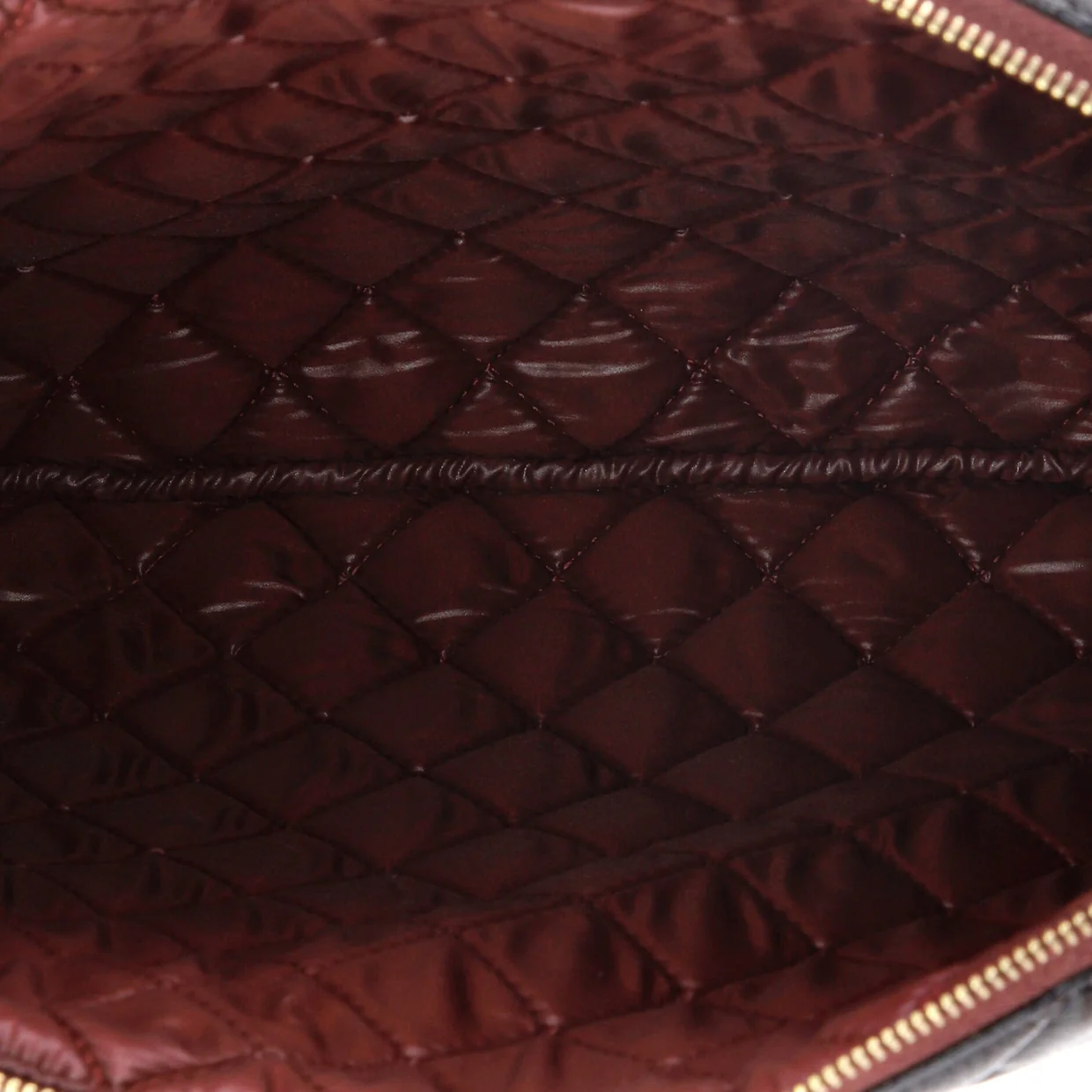 O Case Clutch Quilted Caviar Large - Deep Luxury