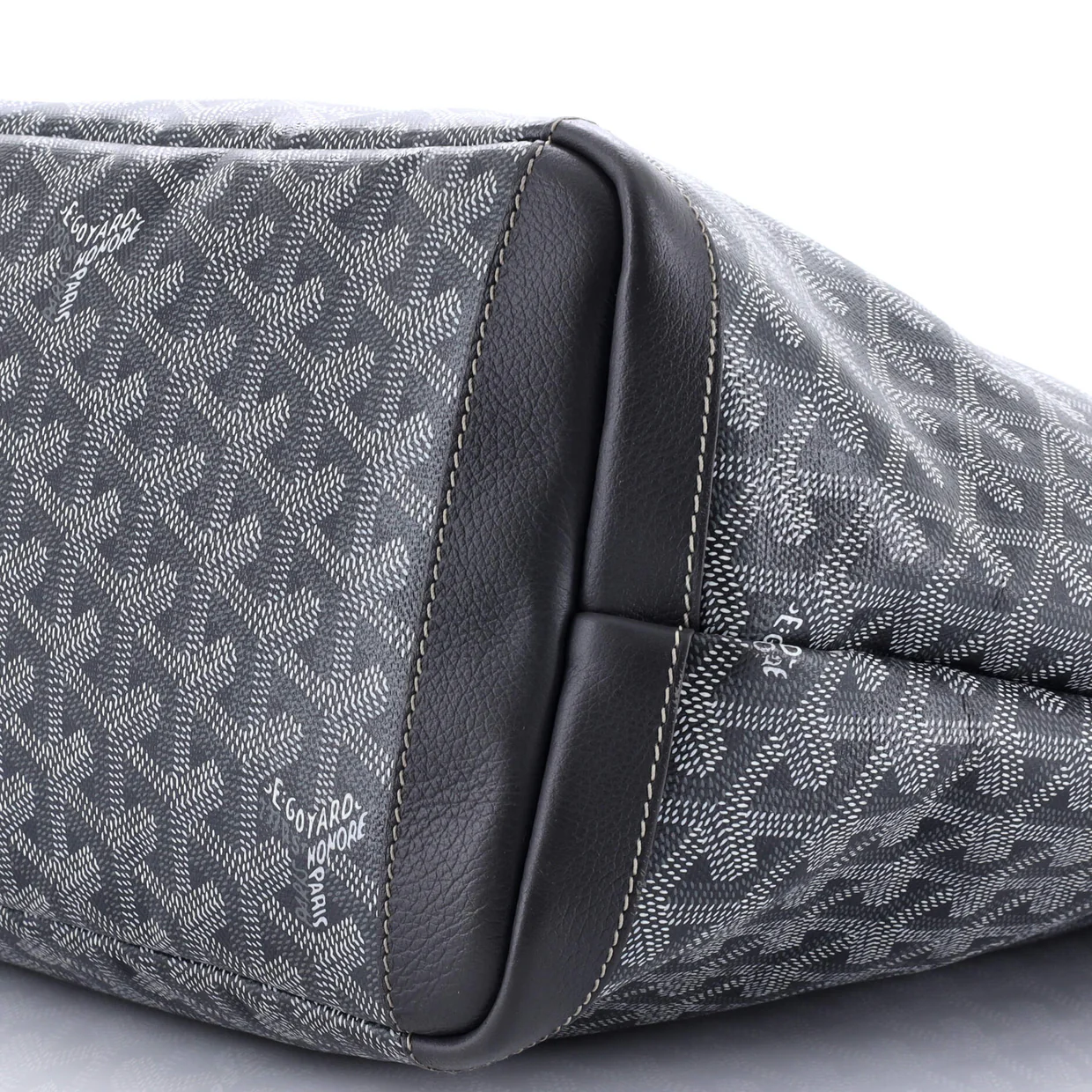 Artois Tote Coated Canvas MM - Deep Luxury