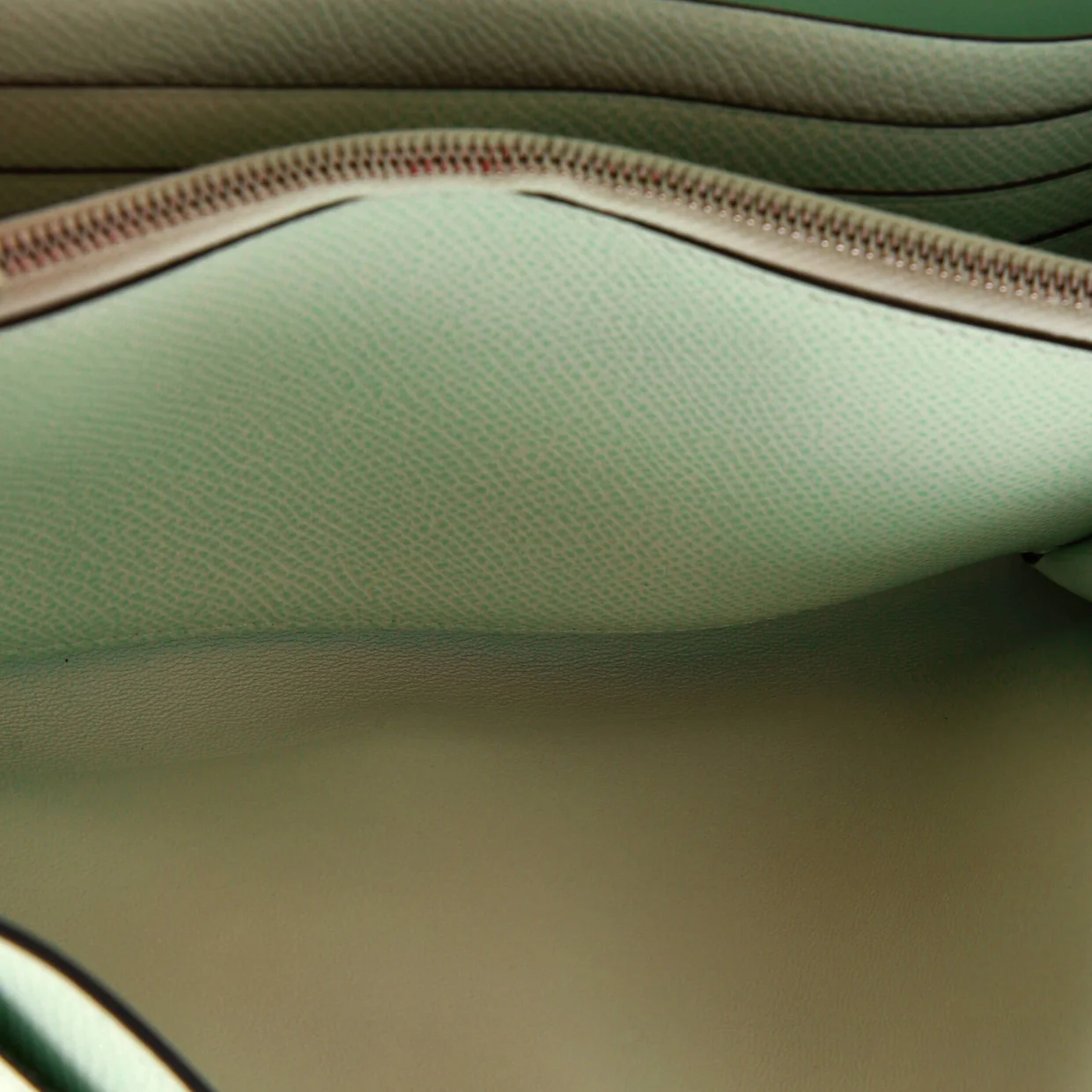Constance To Go Wallet Epsom - Deep Luxury