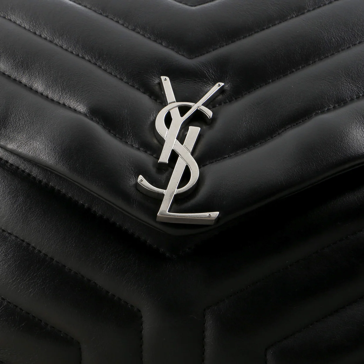 Loulou Shoulder Bag Matelasse Chevron Leather Medium - Deep Luxury