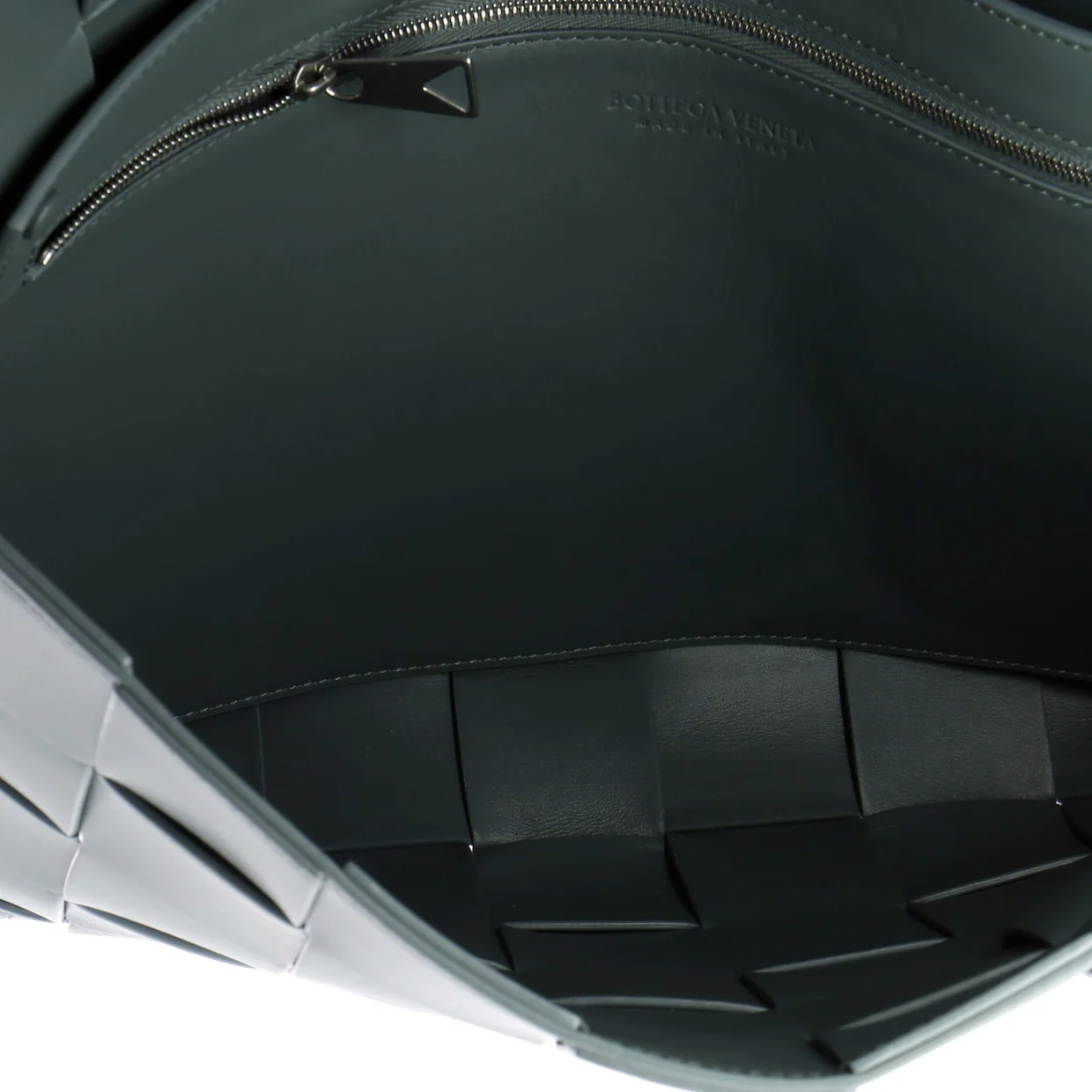 Cassette Crossbody Bag Maxi Intrecciato Leather Large - Deep Luxury