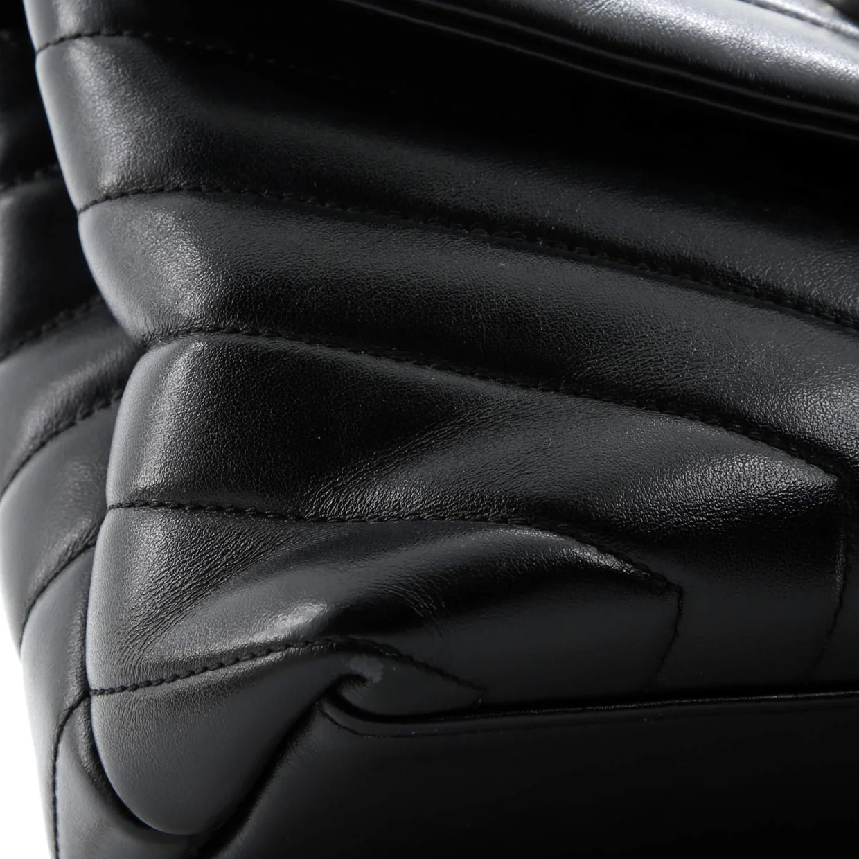 Loulou Shoulder Bag Matelasse Chevron Leather Small - Deep Luxury