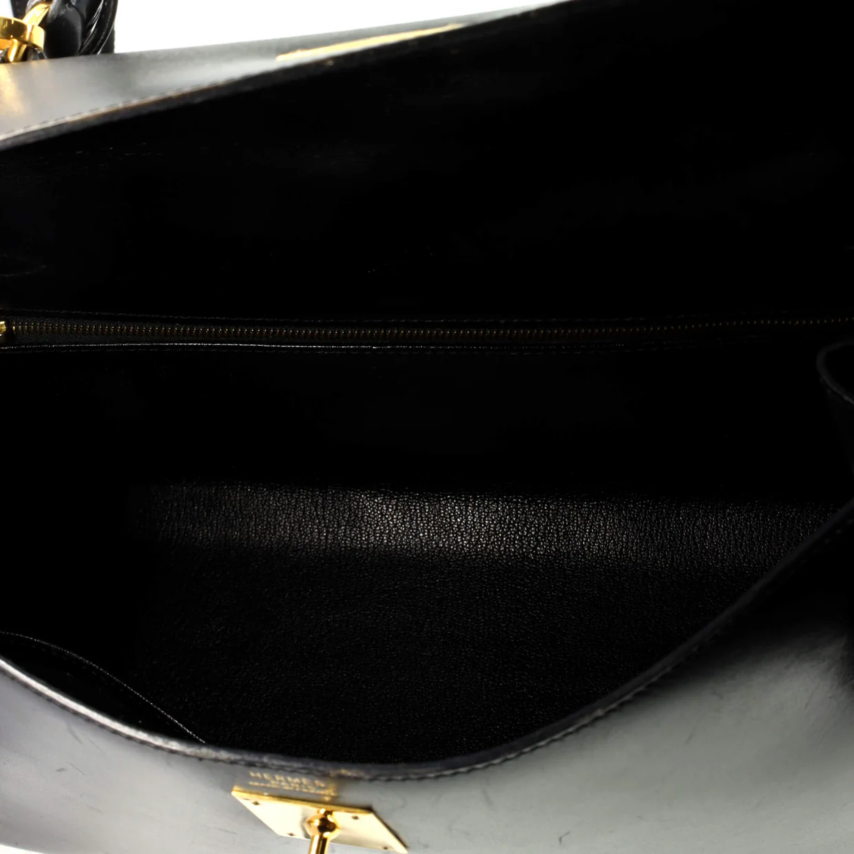 Kelly Handbag Noir Box Calf with Gold Hardware 32 - Deep Luxury