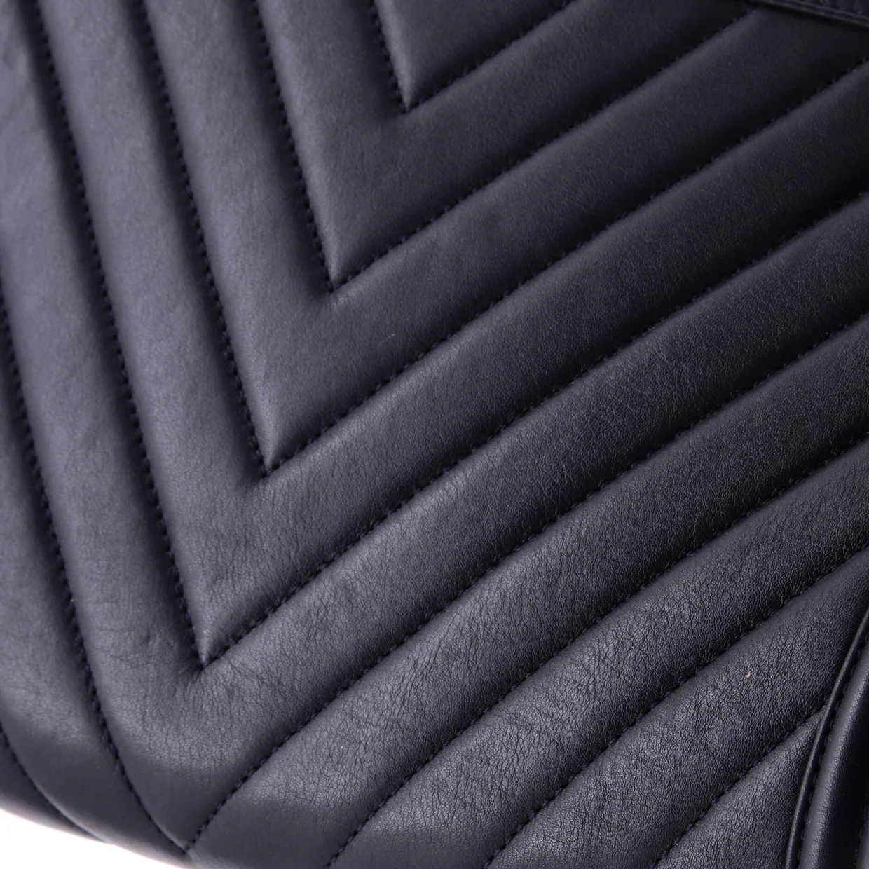 Boy Flap Bag Chevron Lambskin New Medium - Deep Luxury