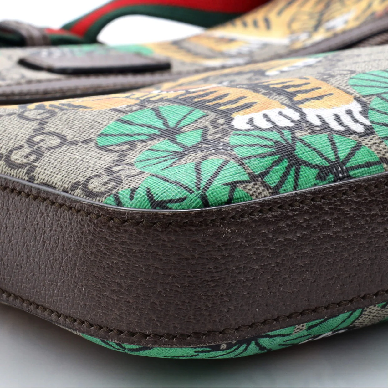 Front Zip Messenger Bengal Print GG Coated Canvas Medium - Deep Luxury