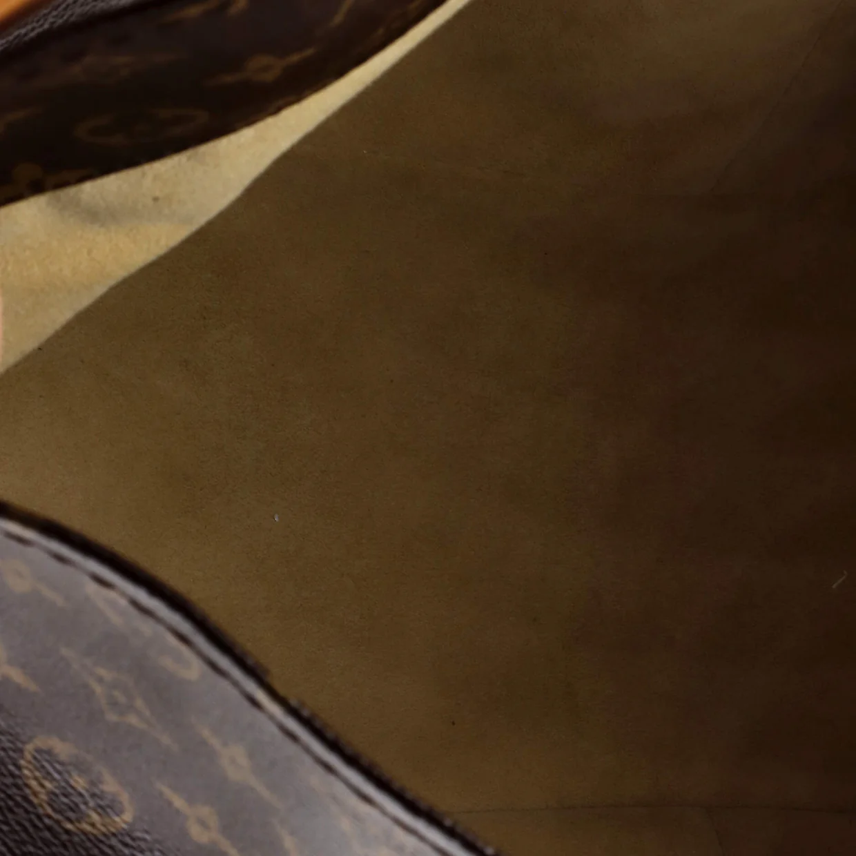 Artsy Handbag Monogram Canvas MM - Deep Luxury