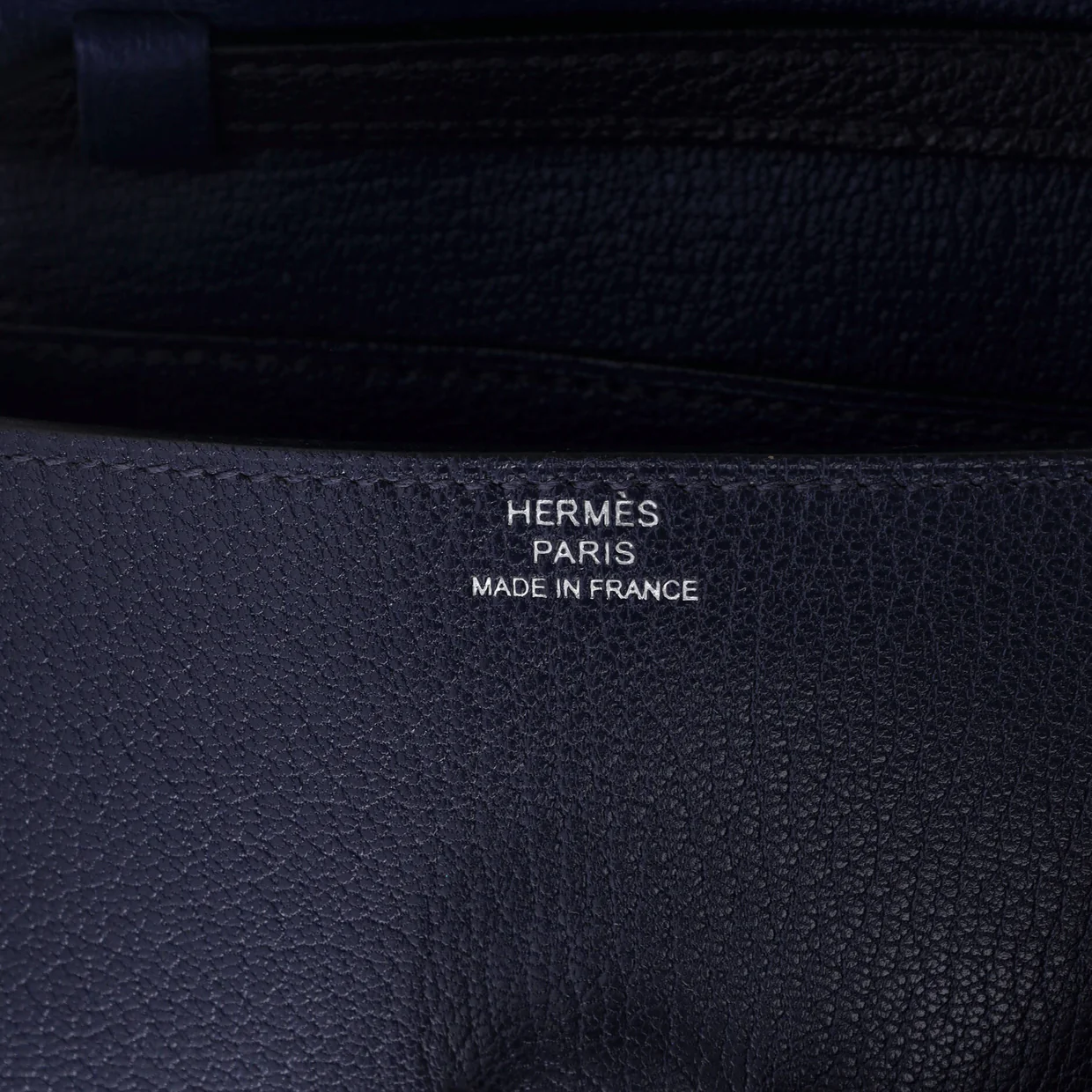 Chaine d'Ancre Compact Wallet on Strap Chevre Mysore - Deep Luxury
