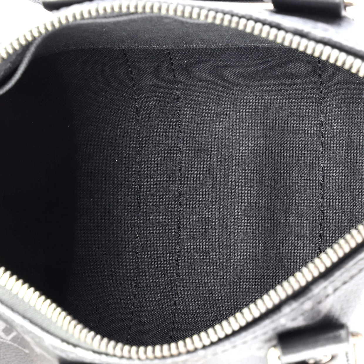 Keepall Bandouliere Bag Reverse Monogram Eclipse Canvas 25 - Deep Luxury