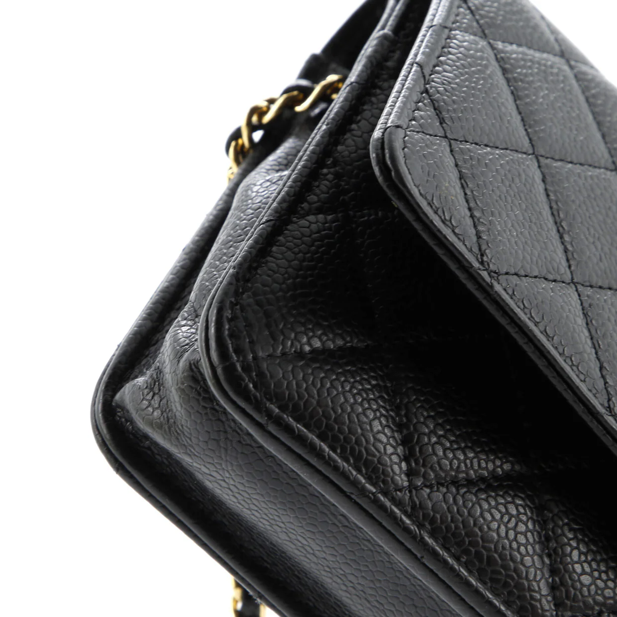 Wallet on Chain Quilted Caviar - Deep Luxury