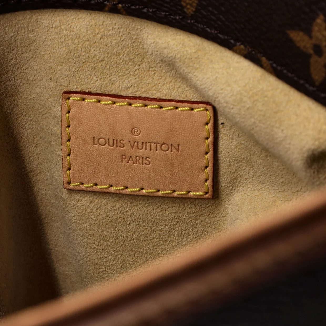 Artsy Handbag Monogram Canvas MM - Deep Luxury