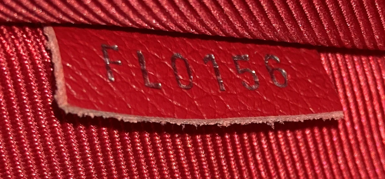 Lockme II Handbag Leather - Deep Luxury