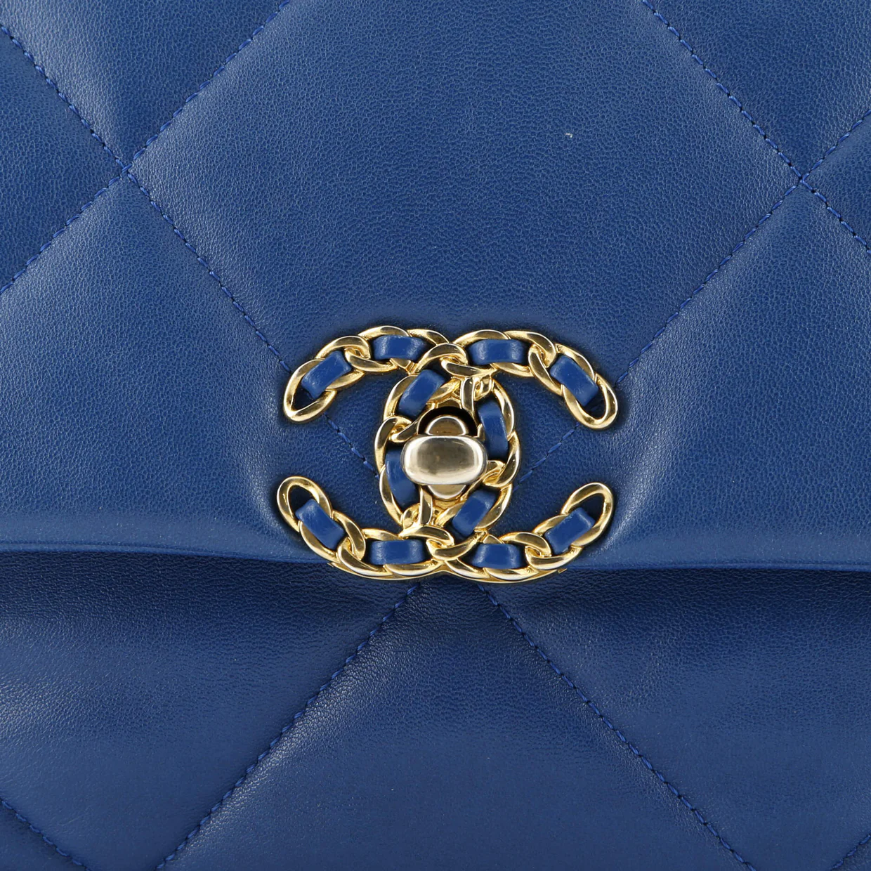 19 Flap Bag Quilted Leather Large - Deep Luxury