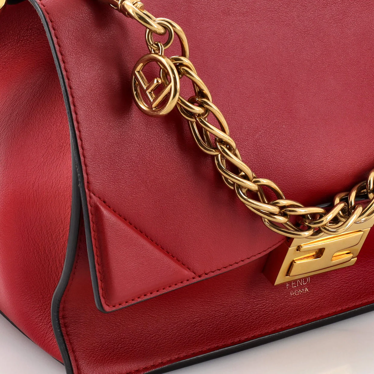 Kan U Shoulder Bag Leather Medium - Deep Luxury