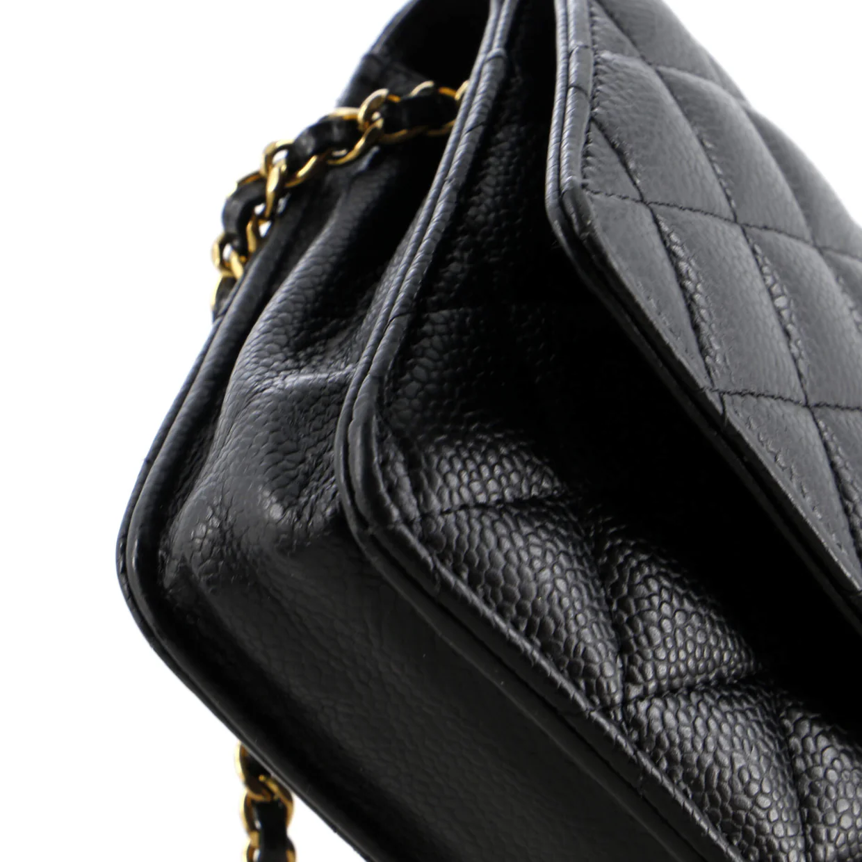 Wallet on Chain Quilted Caviar - Deep Luxury