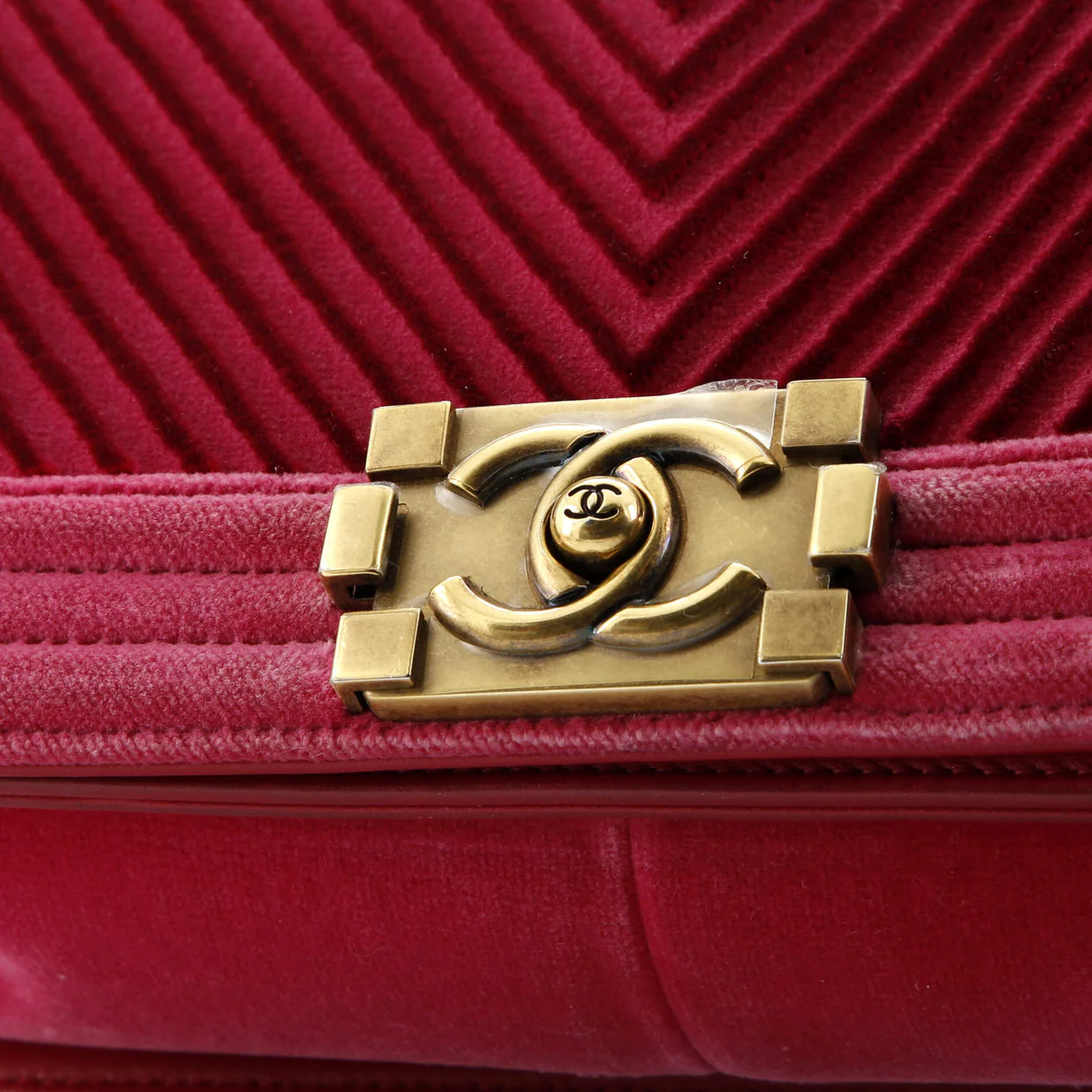 Boy Flap Bag Chevron Velvet Old Medium - Deep Luxury